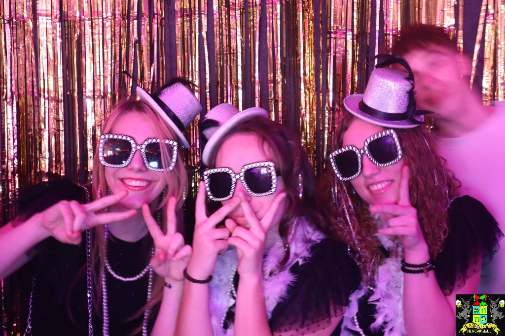 ../Images/Jeugd Opwarmbal Photobooth 197.jpg